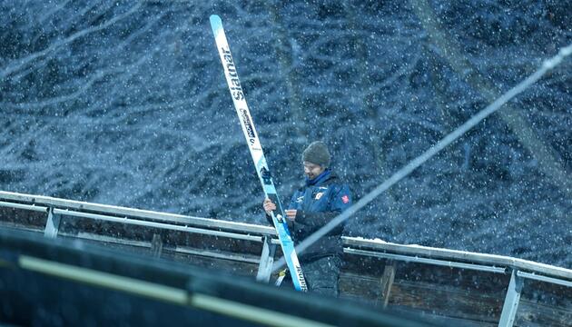 Domen Prevc verlor bei der Skiflug-WM einen Ski.