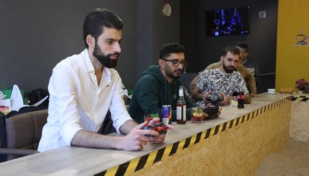 Baggern, was das Zeug hält: Baustellen-Spass im Café für Erwachsene