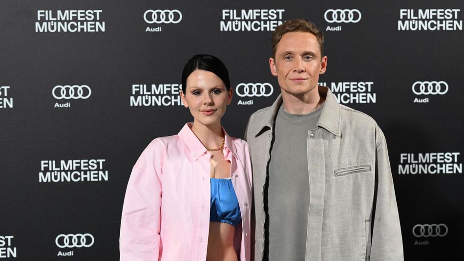 Matthias Schweighöfer und Ruby O. Fee