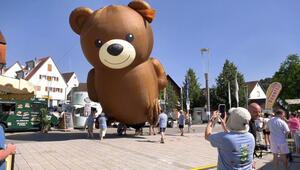Grösster Steiff-Teddybär der Welt: Neun Meter hoher Ballon hebt ab