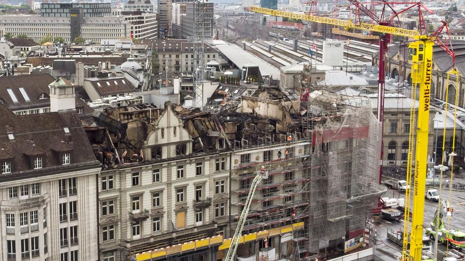 Nach einem Grossbrand in Zürich