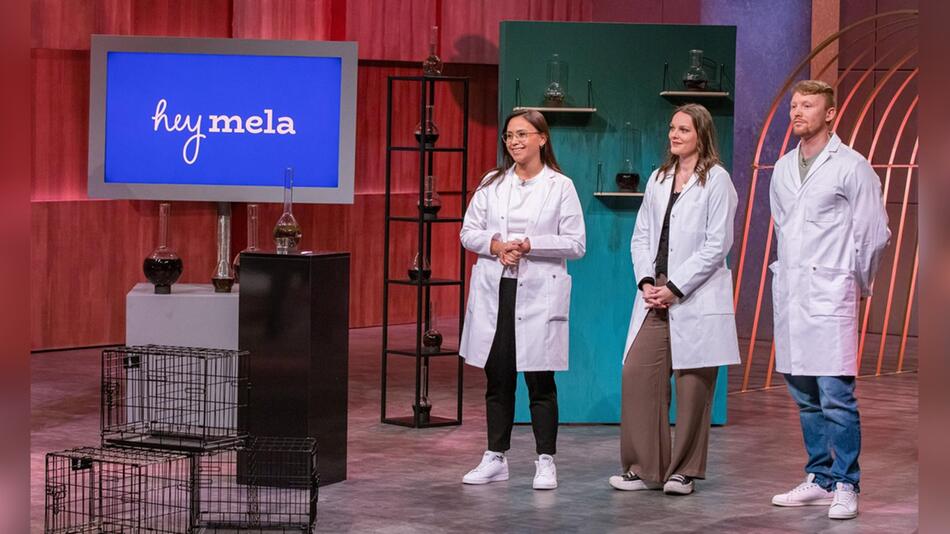 Stephanie Pfeil-Coenen, Dr. Alina Eilers und Stanislaus Hans (v.l.n.r.) präsentieren den veganen ...