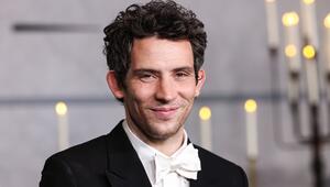 Josh O'Connor bei der Premiere von "Wake Up Dead Man" in Los Angeles.