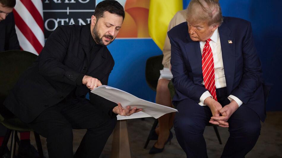Selenskyj und Trump (r)