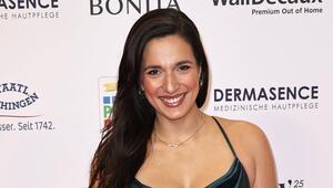 Sally Özcan ist frisch verliebt.