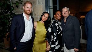 Prinz Harry und Herzogin Meghan zeigen sich vertraut mit Netflix-Chef Ted Sarandos und seiner ...