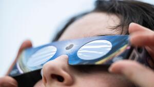 Sonnenfinsternis-Brille
