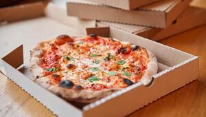 Pizza im Karton