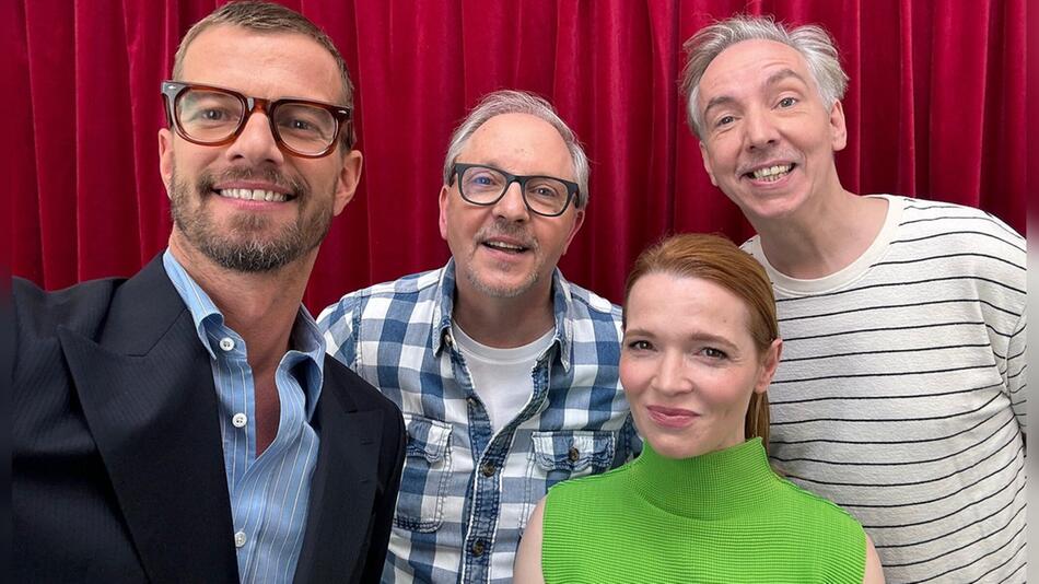 Joko Winterscheidt begrüsst in Staffel 10 Olli Dittrich, Karoline Herfurth und Olli Schulz (v.l.).