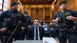 René Benko bekommt eine Fussfessel