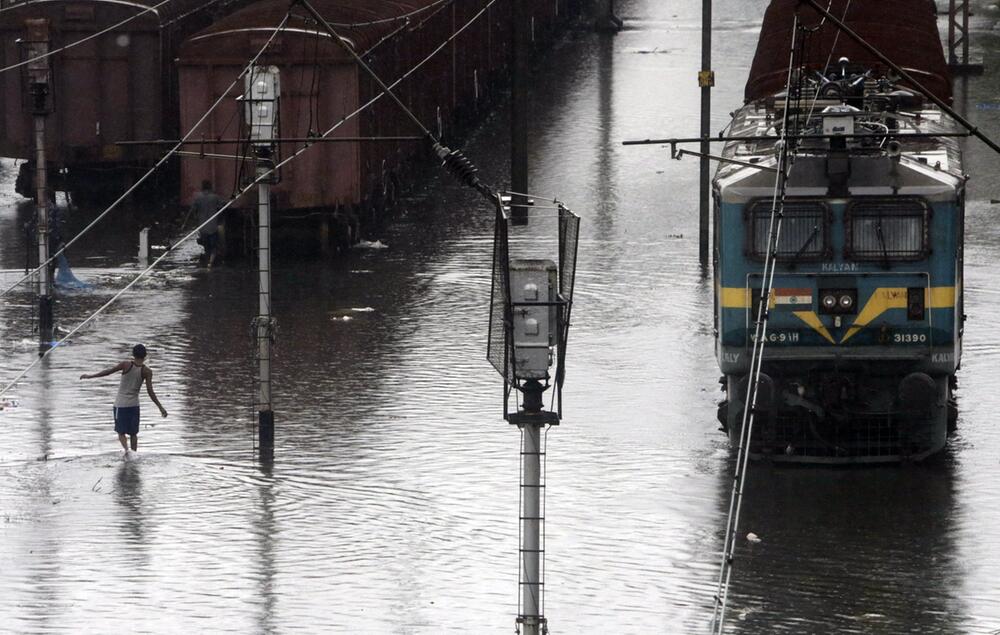 Monsun, Indien, Mumbai, Regen, Wassermassen