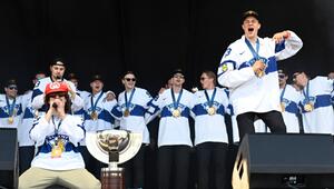Finnisches Team feiert WM-Titel