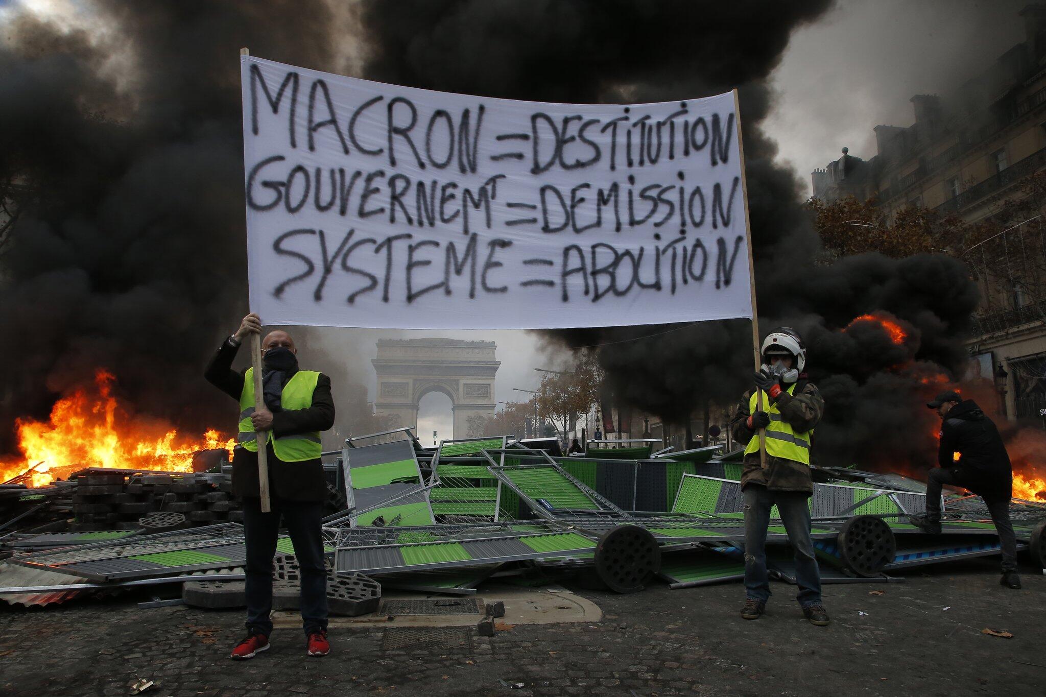 Die Wut der "Gelbwesten": Macron in Bedrängnis | GMX.CH