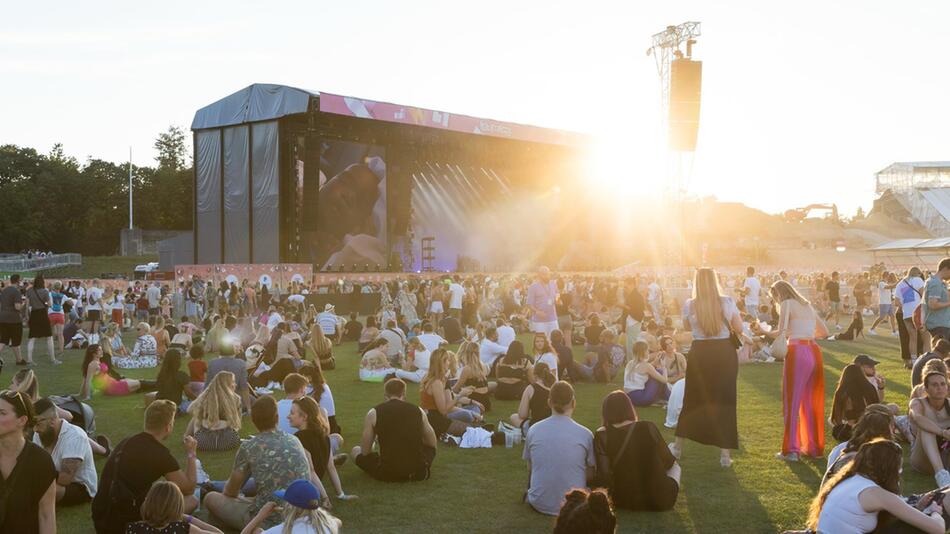 Festivalgänger können sich 2024 wieder auf zahlreiche grosse Events mit viel musikalischer ...