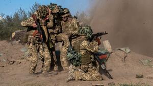 Ukraine-Krieg - ukrainische Soldaten trainieren
