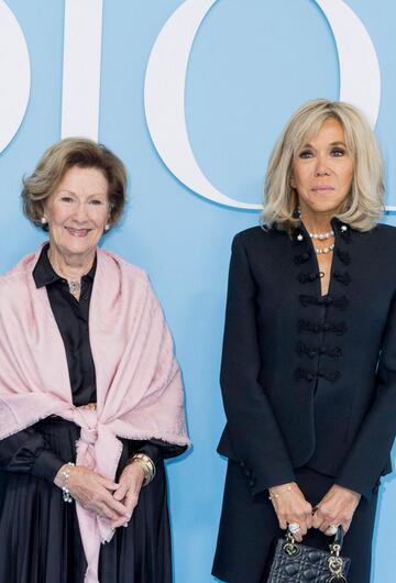 Delphine Arnault, Königin Sonja von Norwegen und First Lady Brigitte Macron