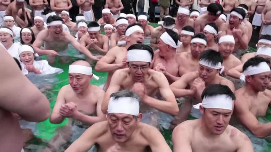 Eisbad in Tokio - Ritual soll Seele reinigen