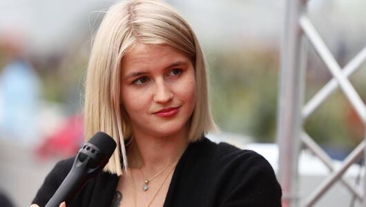 Julia Brandner, Comedienne, Kinderfreiheit, Sterilisation