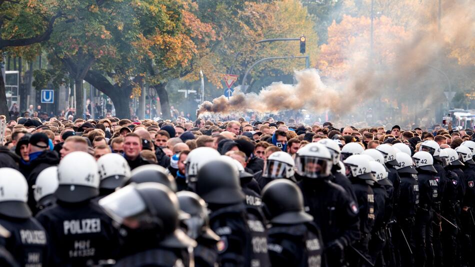 Fans und Polizei