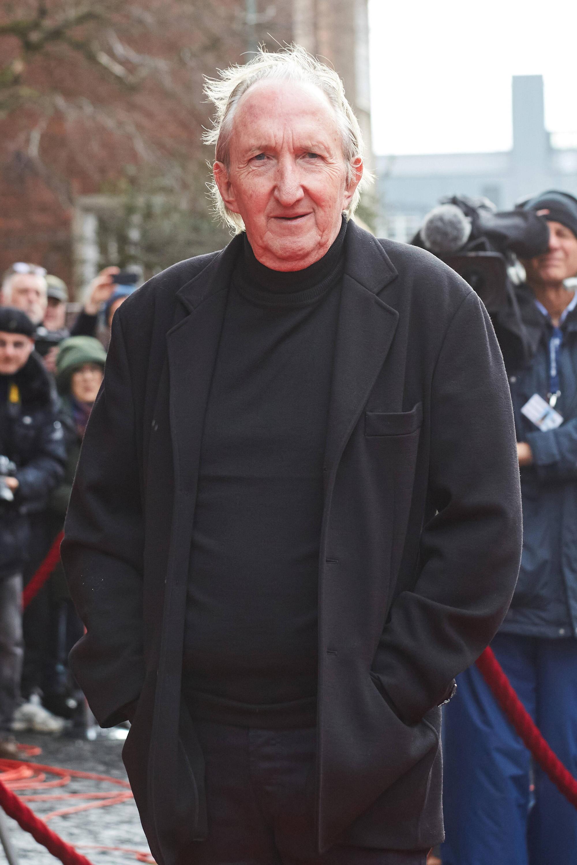 Mike Krüger: Geburt, Kindheit und erste Erfolge des deutschen Komikers Mike Krüger: Geburt, Kindheit und erste Erfolge des deutschen Komikers