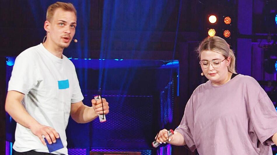 Hendrik und Sophie im Halbfinalspiel von "Das Sommerhaus der Normalos".
