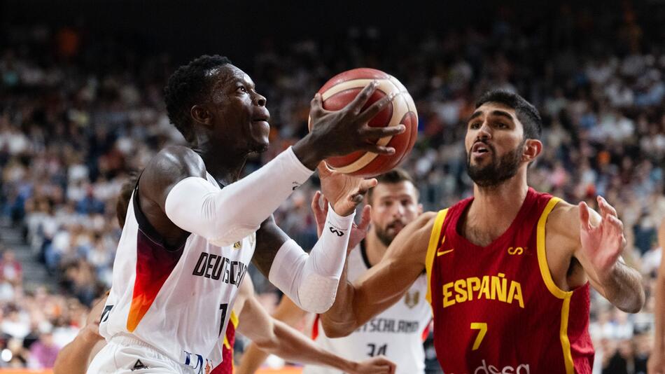 Dennis Schröder (l)
