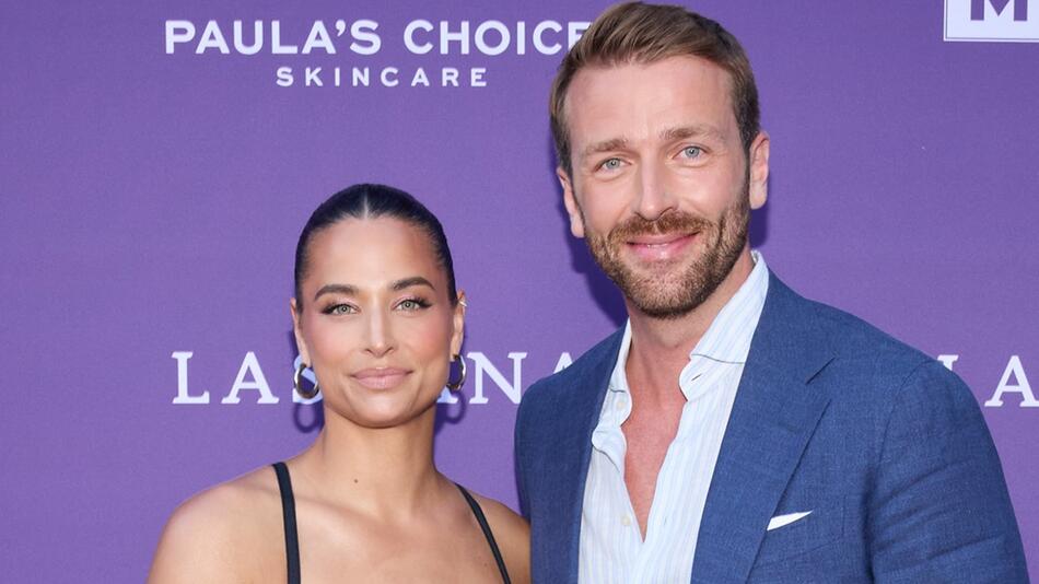 Amira Aly und Christian Düren führen durch die TV-Show "Die dümmsten Prominenten Deutschlands".
