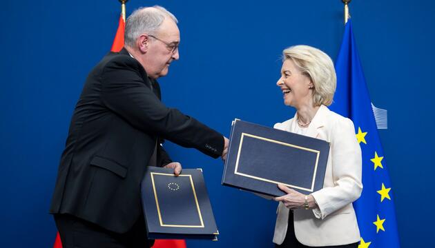 EU und Schweiz unterzeichnen Abkommen