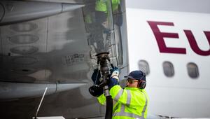 Betankung eines Flugzeugs