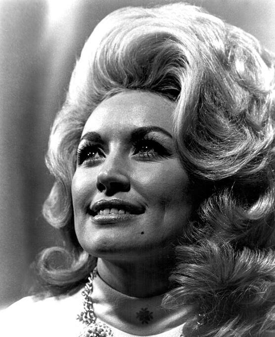 die-country-legende-ist-gestorben-das-aufregende-leben-von-dolly