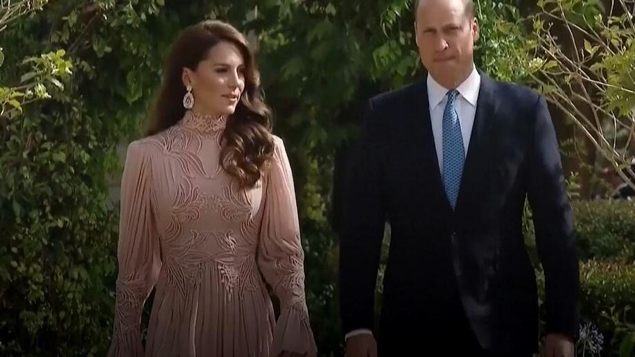 Überraschungsbesuch: William und Kate zu Gast bei Mega-Hochzeit in Jordanien