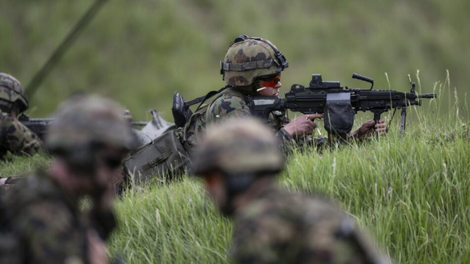 Schweizer Armee bei Übung