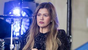 Kelly Clarkson hat ihre Wut über ein Einkaufserlebnis auf X geteilt.