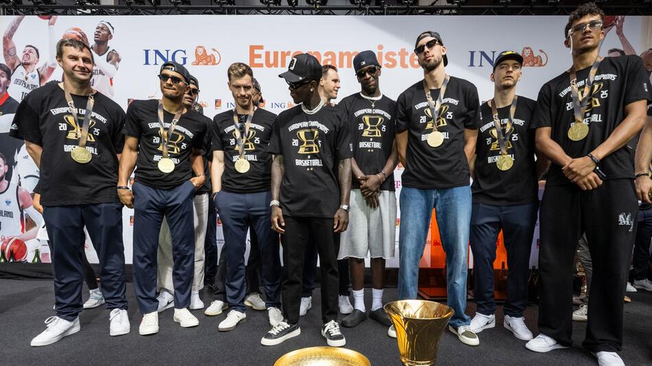 Empfang Basketball-Nationalmannschaft nach Titelgewinn