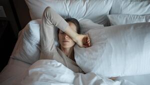 Frau mit Schlafproblemen