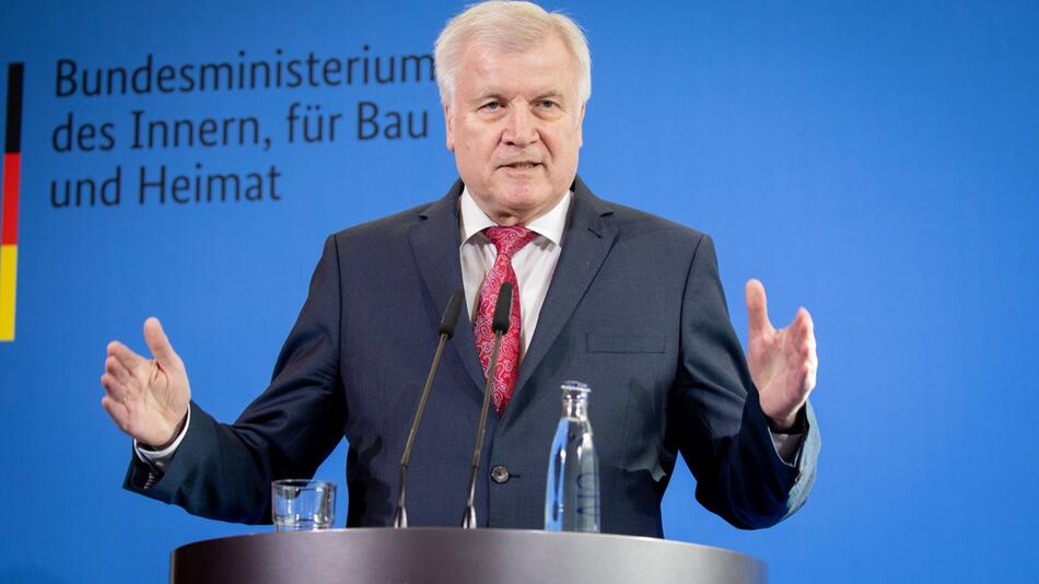 Pk with Federal Interior Minister Horst Seehofer (CSU)