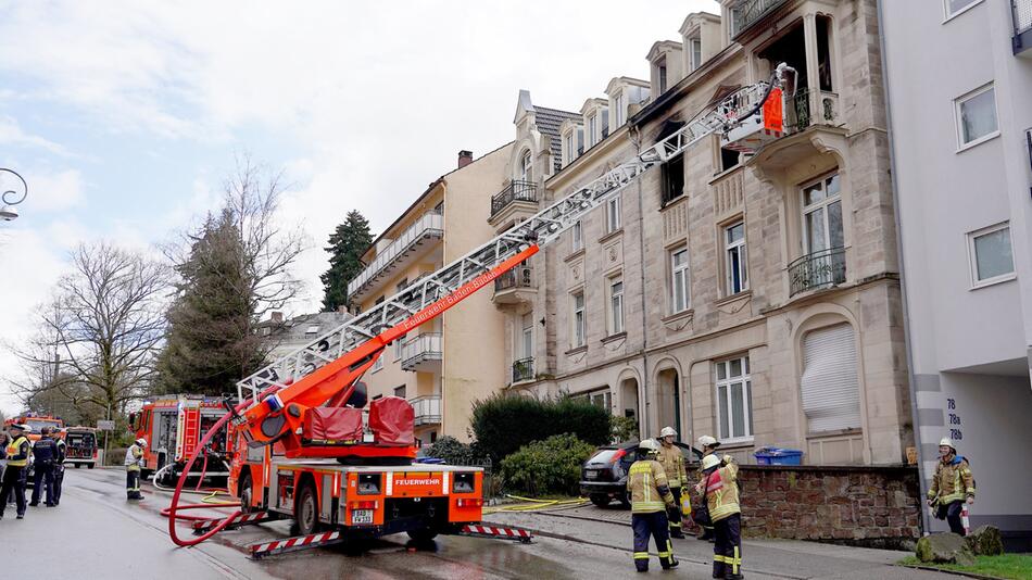 Mehrere Verletzte bei Wohnhausbrand in Baden-Baden