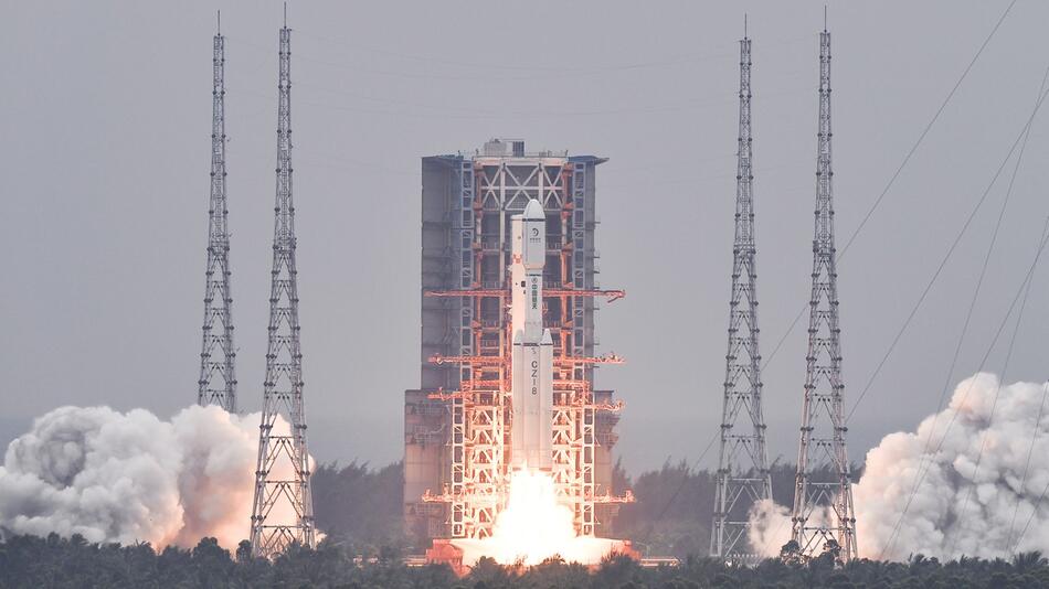 China schiesst wichtigen Satelliten für Mondmissionen ins All