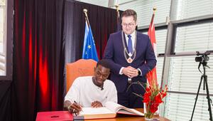 Festakt zur Verleihung der Ehrenbürgerwürde an Dennis Schröder