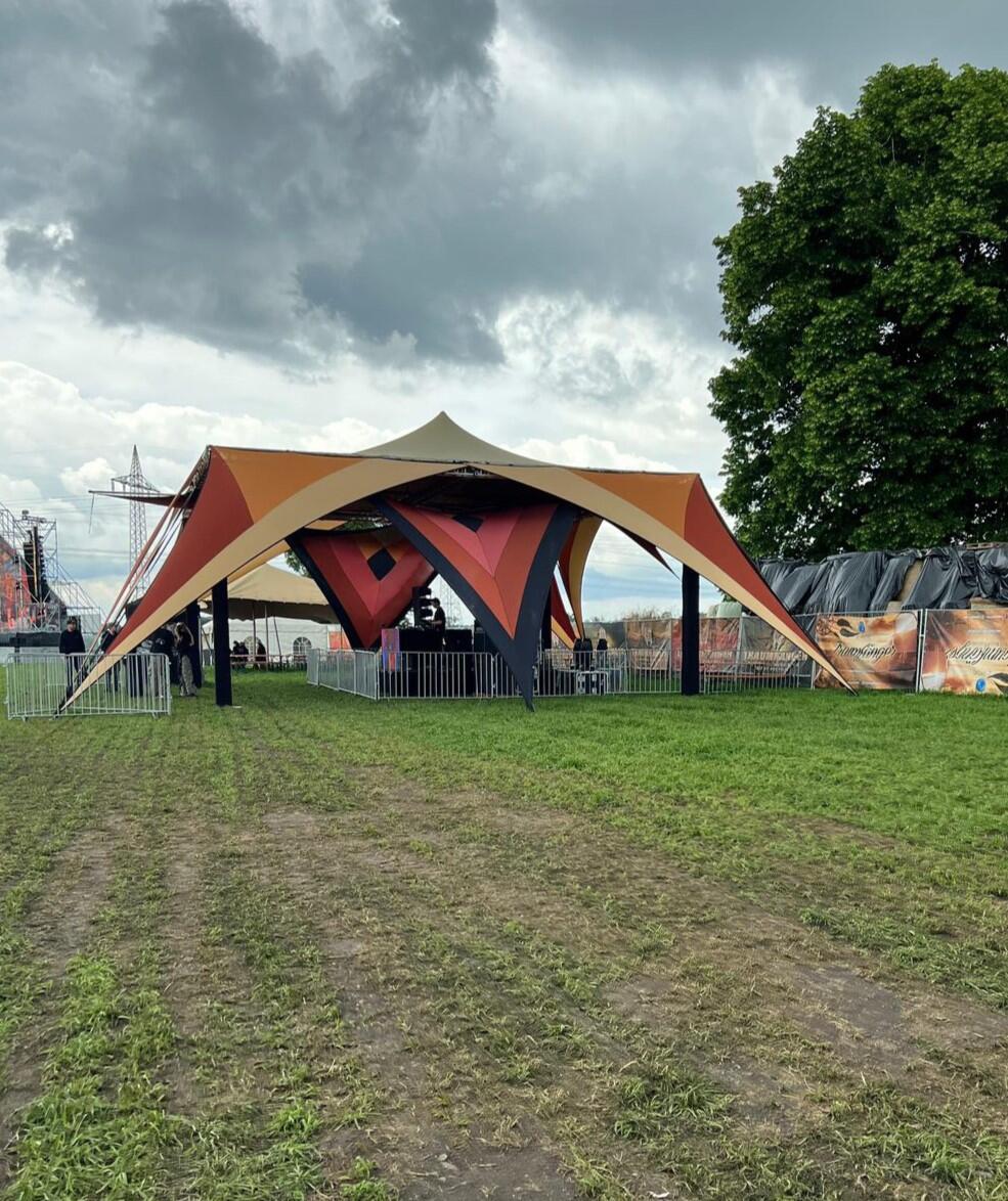 Bühne auf dem Traumhänger Festival