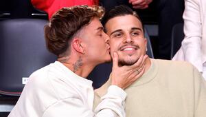Ihre Liebe dürfen jetzt alle sehen: Twenty4Tim drückte seinem Edin Volarov im "Let's Dance" ...