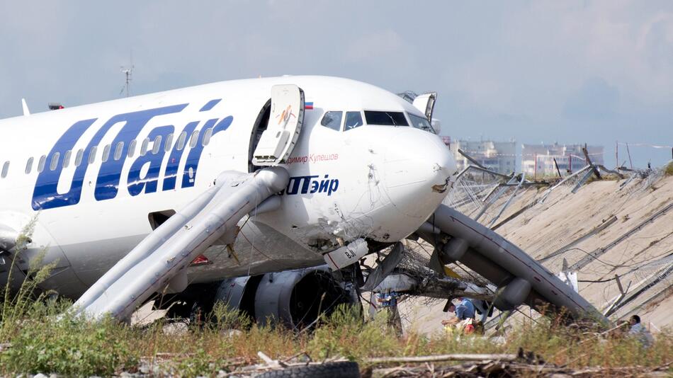 Passagierjet macht Bruchlandung in Sotschi