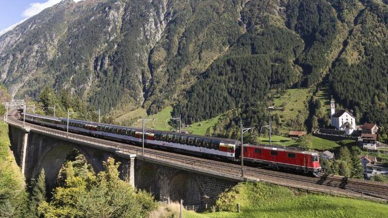 Gotthard Panorama Express