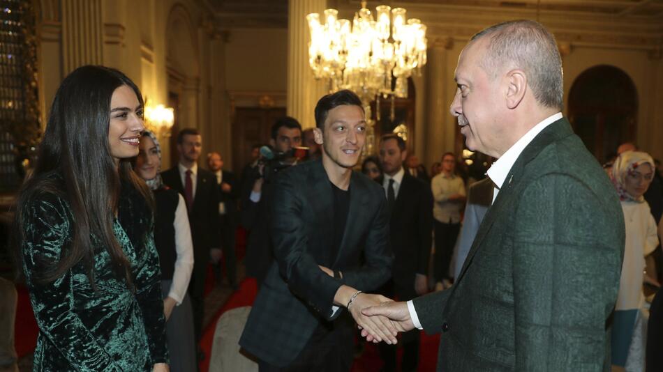 Özil bei Erdogan-Festmahl