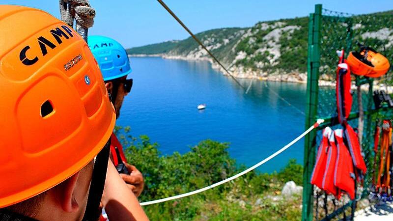 Neue Zipline-Strecke über dem Meer in Kroatien