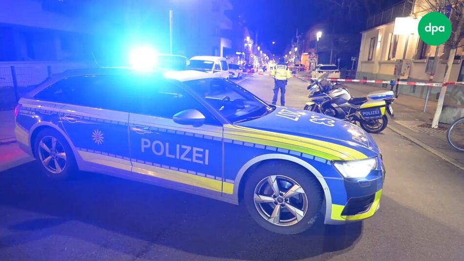 Grosseinsatz in Stuttgart: Schwerverletzter gefunden - Fahndung nach Täter läuft