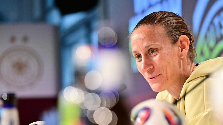 Frauenfussball-EM - Pressekonferenz Deutschland