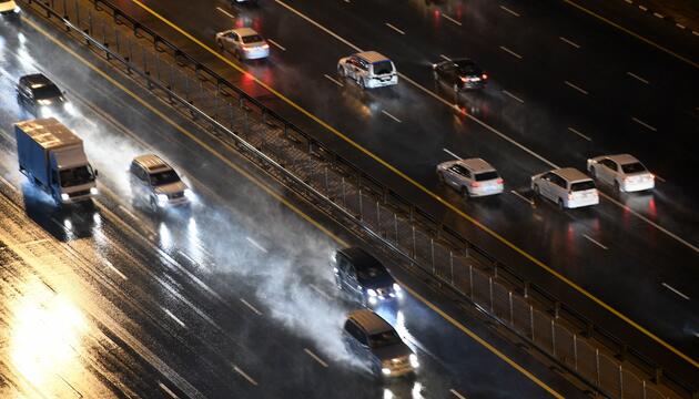Aquaplaning: So reagieren Autofahrer richtig