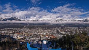 Blick von der Skisprungschanze am Bergisel auf Innsbruck.