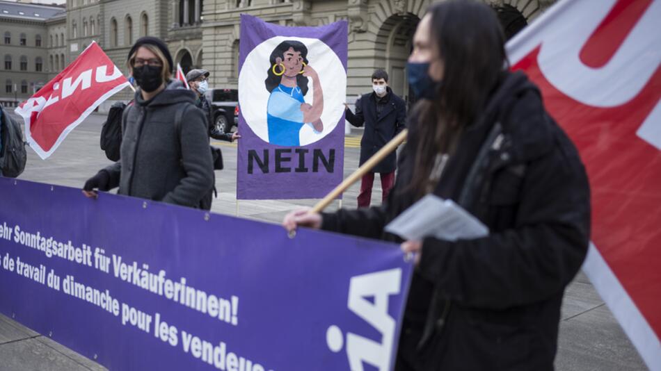 Demo gegen Sonntagsarbeit